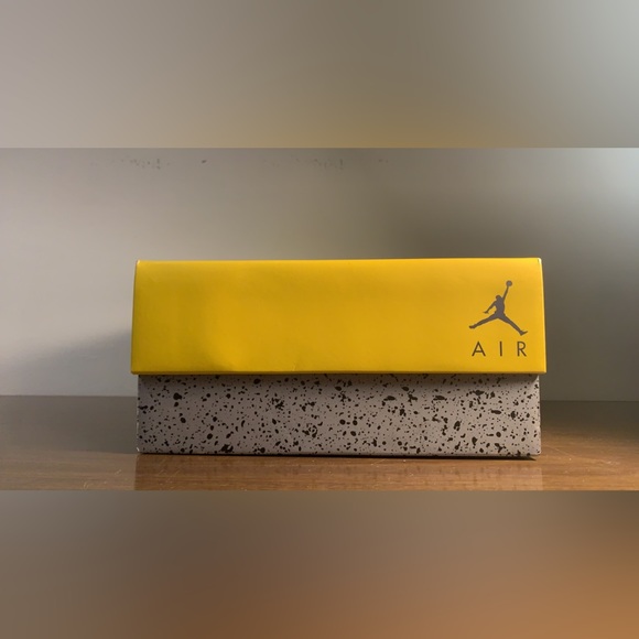 Jordan 4 Retro Lightning (2021) Size US Men’s 11.5 - Picture 4 of 12